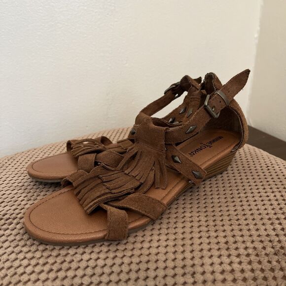 Minnetonka Merriam Leather Fringe Sandal Women's Boho Mini Wedge Size 7 - Picture 1 of 6